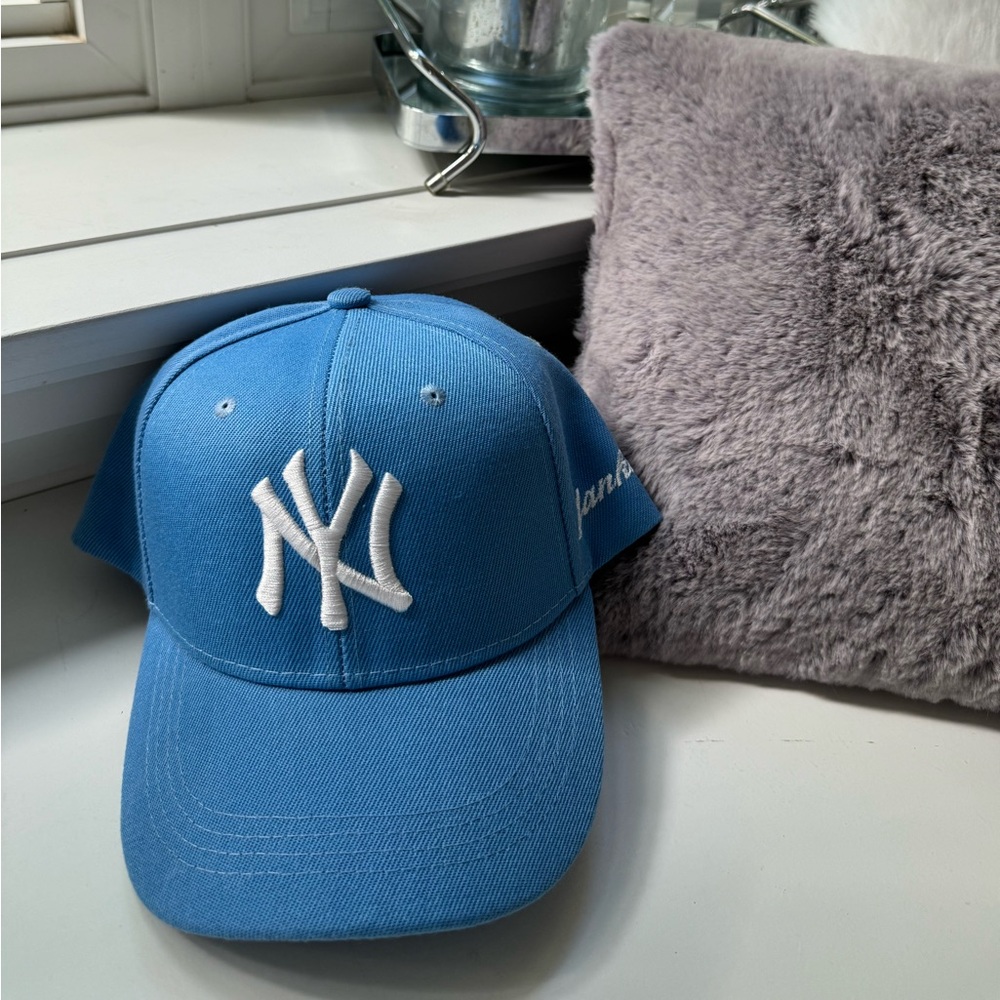 Baseball Cap in blue